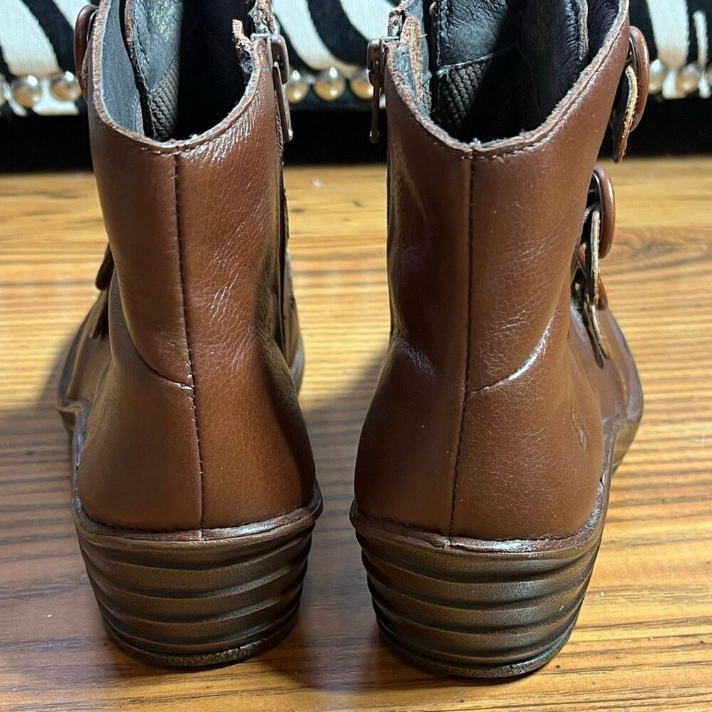 Bionica Brown Woman’s Wedge Buckle Bootie Sz - Picture 6 of 8